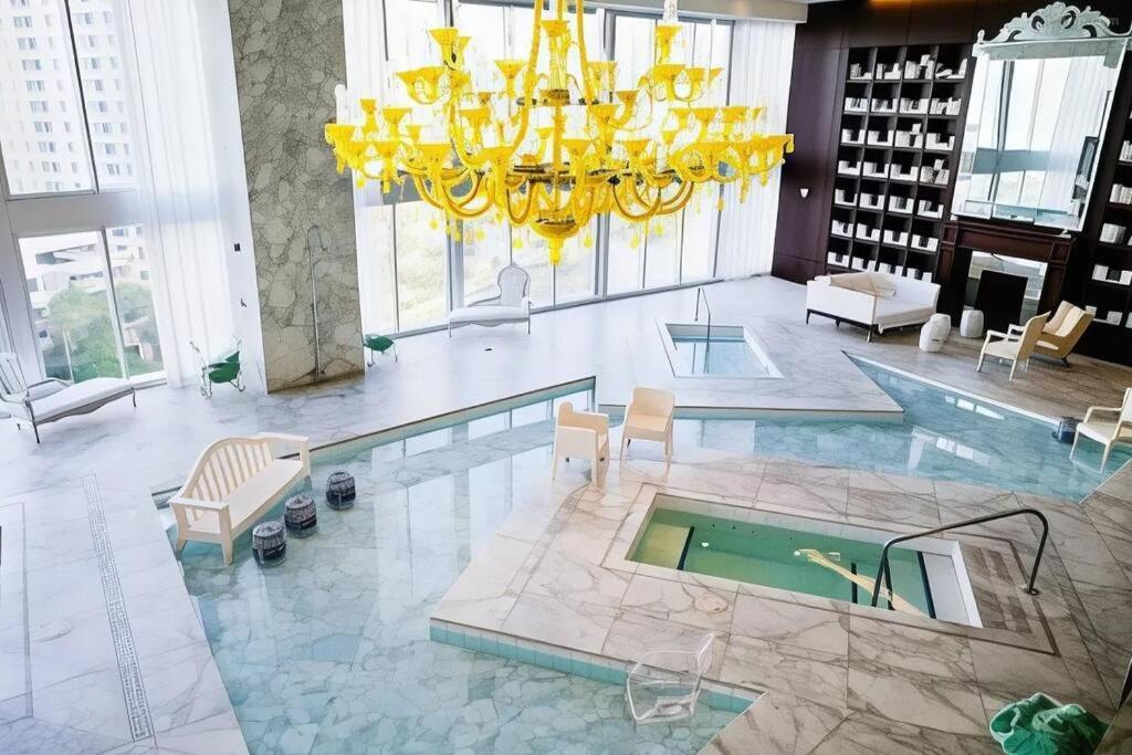 W Hotel Luxury High Rise Miami Eksteriør bilde